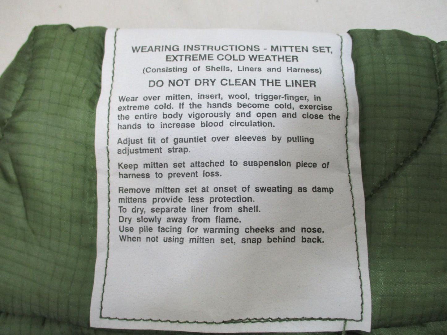 US Military Extreme Cold Weather Mitten Set ECW M81 Woodland Camo Small