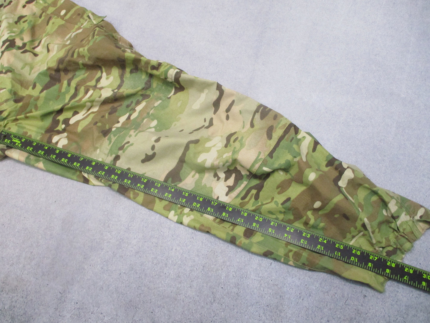 USGI ECWCS Gen III Level 6 Gore-Tex Pants Multicam M-R 8415-01-580-2468
