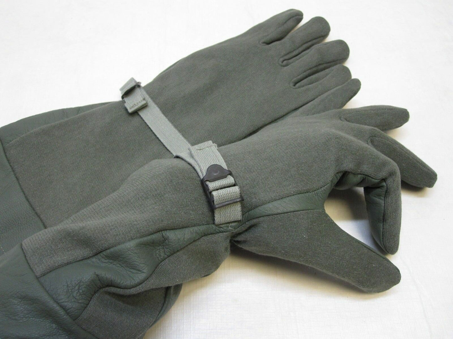 MILITARY ISSUE FUEL HANDLERS GLOVES JP8 FOLIAGE GREEN SMALL 8415-01-529-2612