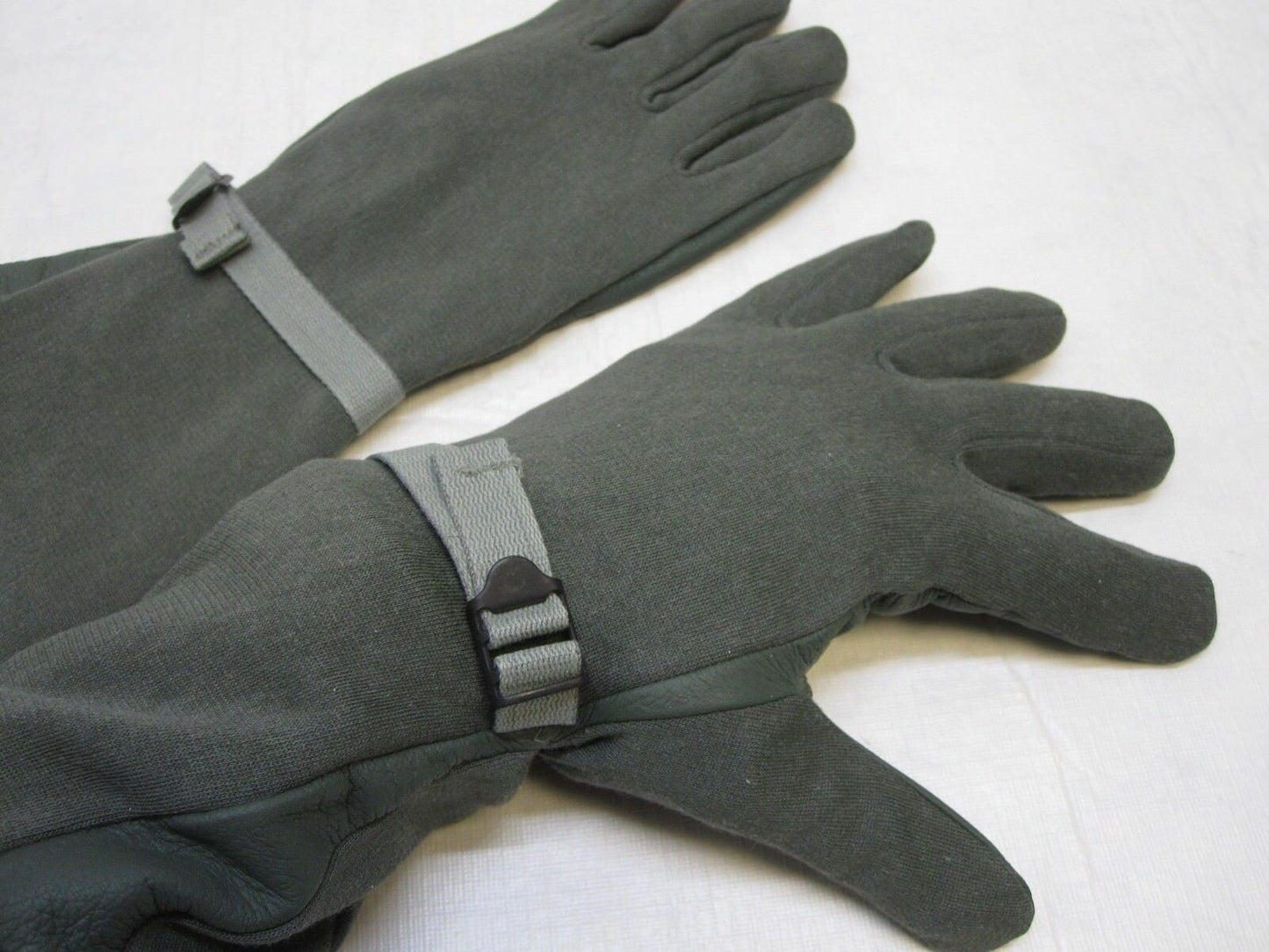 MILITARY ISSUE FUEL HANDLERS GLOVES JP8 FOLIAGE GREEN SMALL 8415-01-529-2612