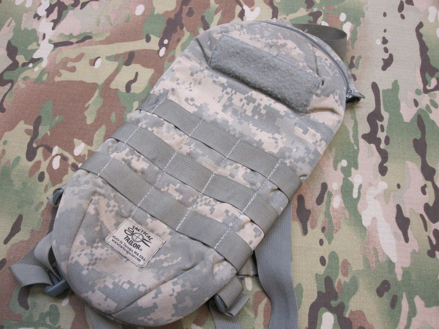 TACTICAL TAILOR ARMY ACU DIGITAL INSULATED HYDRATION CARRIER WATER PACK (USED)