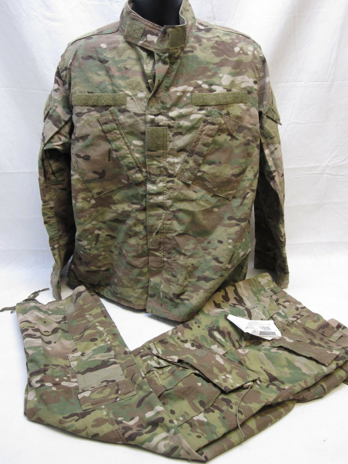 Centex Military Gear Army Multicam uniform set with flame-resistant top and pants, size medium/regular, durable military apparel