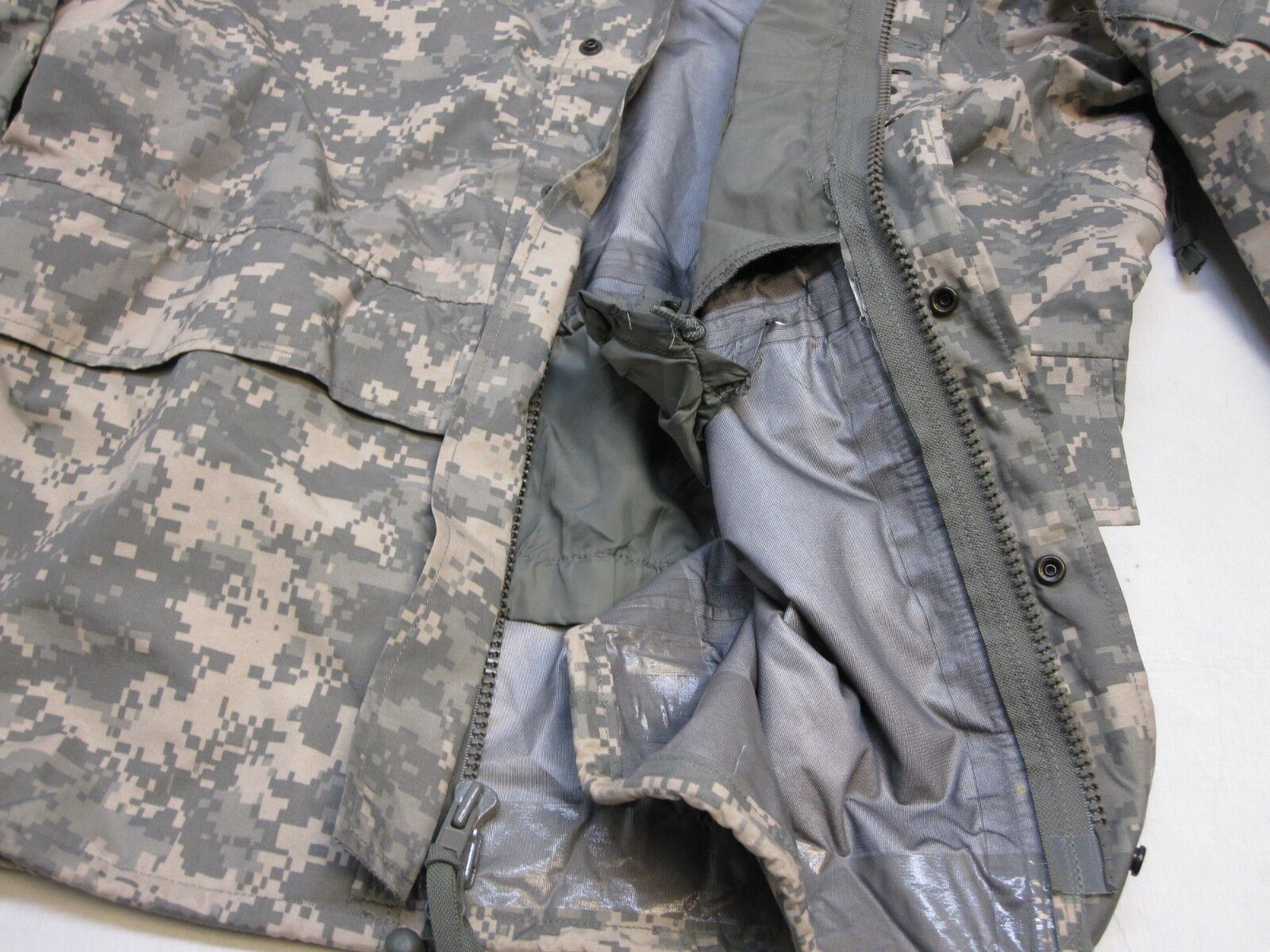 NEW ARMY ISSUE ACU DIGITAL GORE-TEX JACKET COLD/WET WEATHER PARKA LARGE/REGULAR - Centex Military Gear