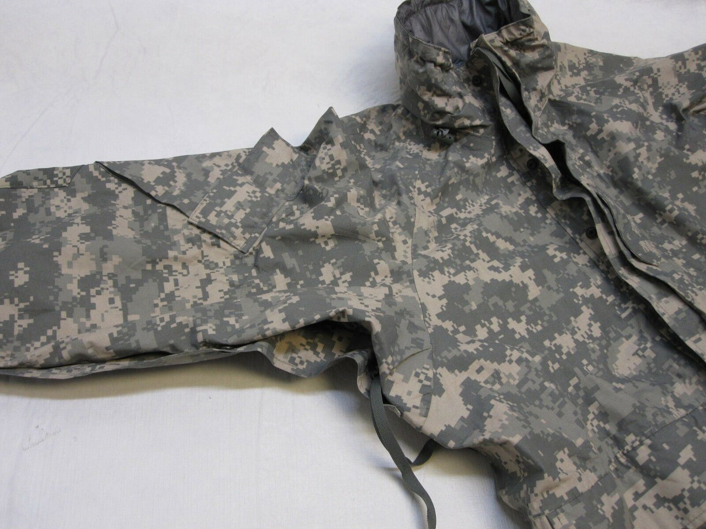 NEW ARMY ISSUE ACU DIGITAL GORE-TEX JACKET COLD/WET WEATHER PARKA LARGE/REGULAR - Centex Military Gear
