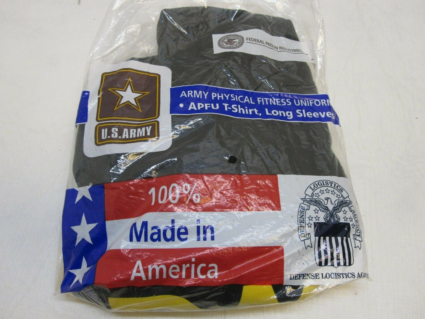 (1) NEW IN PACKAGE US ARMY BLACK GOLD YELLOW LONG SLEEVE PT SHIRT MEDIUM TOP
