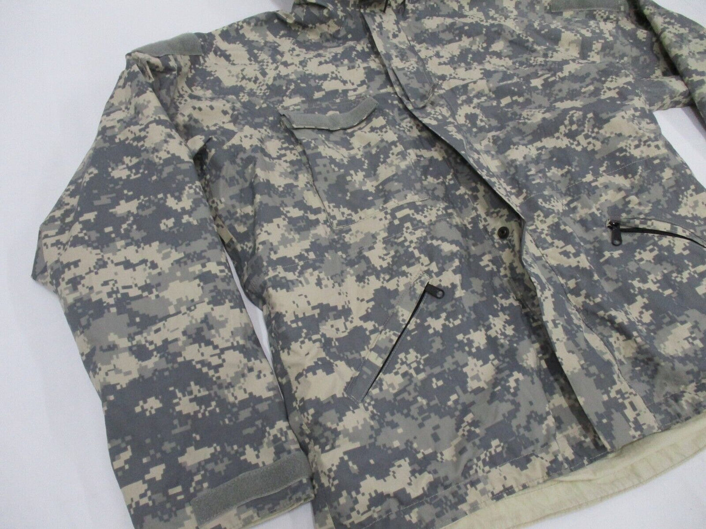 RARE LOG HOUSE DESIGNS ARMY ACU DIGITAL GORETEX JACKET REVERSIBLE TAN (LARGE)