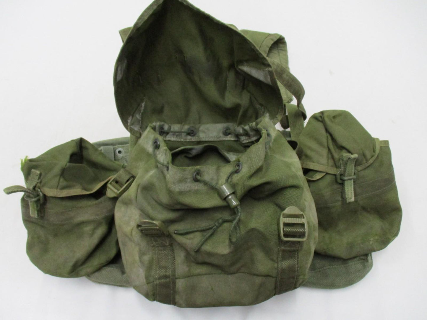 CANADIAN MILITARY SURPLUS LOADOUT KIT CHEST RIG AMMO CANTEEN BUTTPACK POCKETS