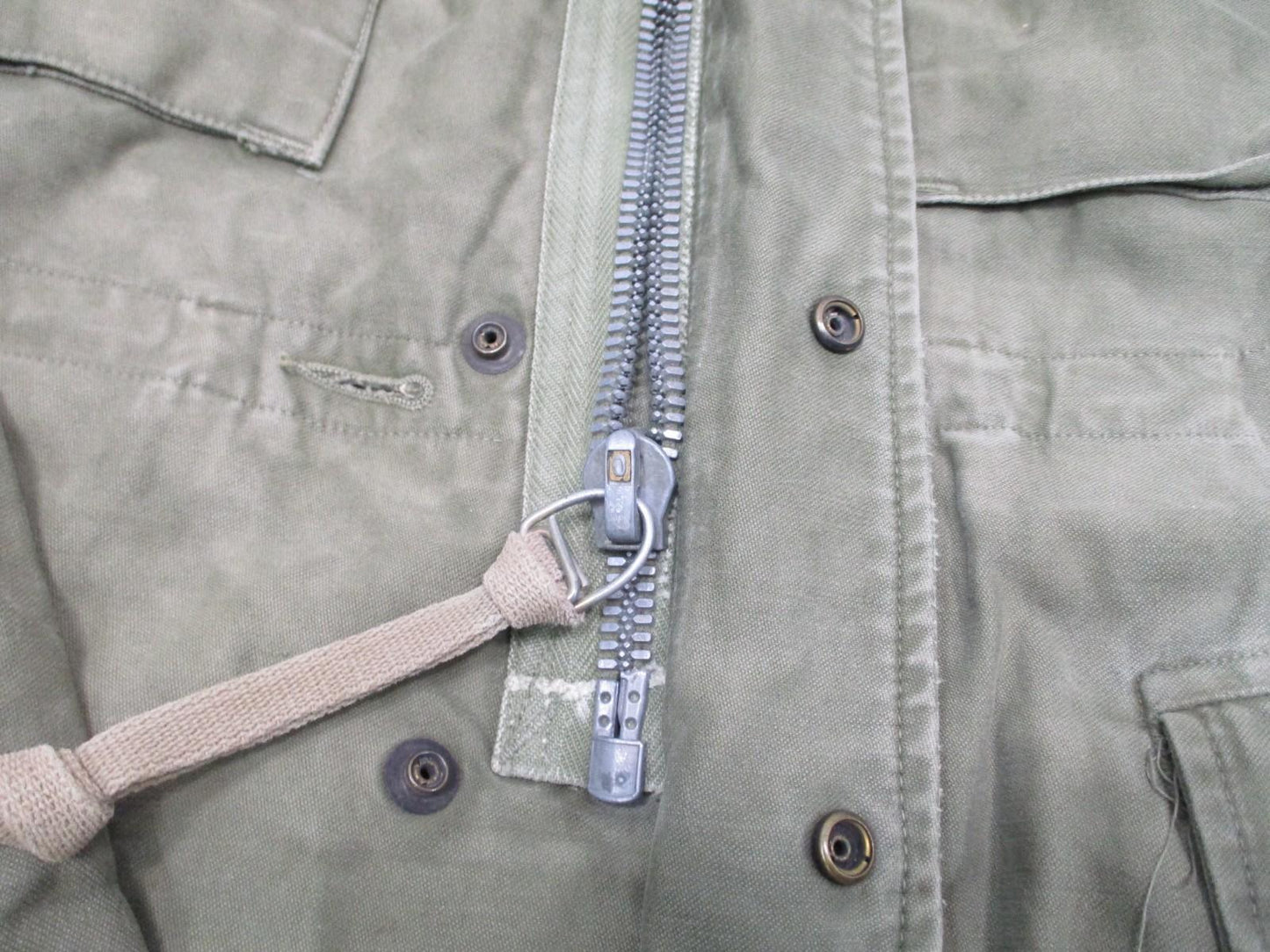 US Army M-1951 M51 Field Coat Olive Green Distressed OD Jacket Mens Medium Patch