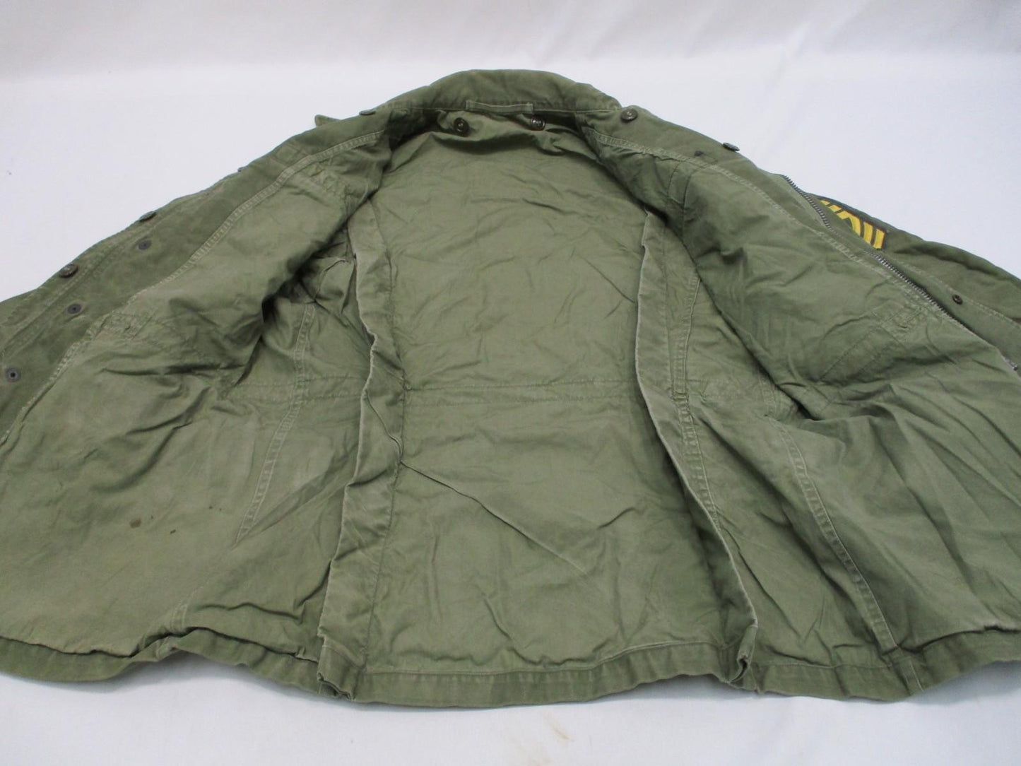 US Army M-1951 M51 Field Coat Olive Green Distressed OD Jacket Mens Medium Patch