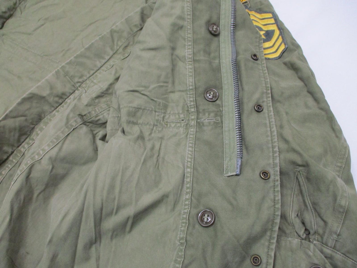 US Army M-1951 M51 Field Coat Olive Green Distressed OD Jacket Mens Medium Patch