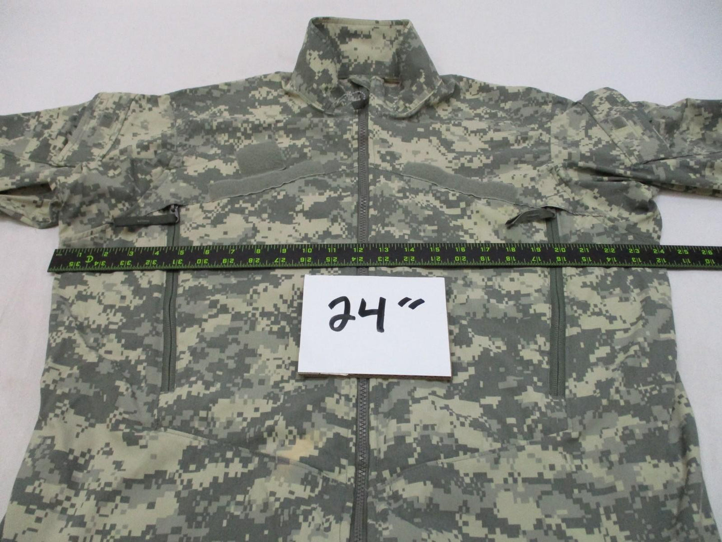 GEN III Wind Cold Weather Jacket Medium Regular CIF OK Pre-Owned w/ Stains