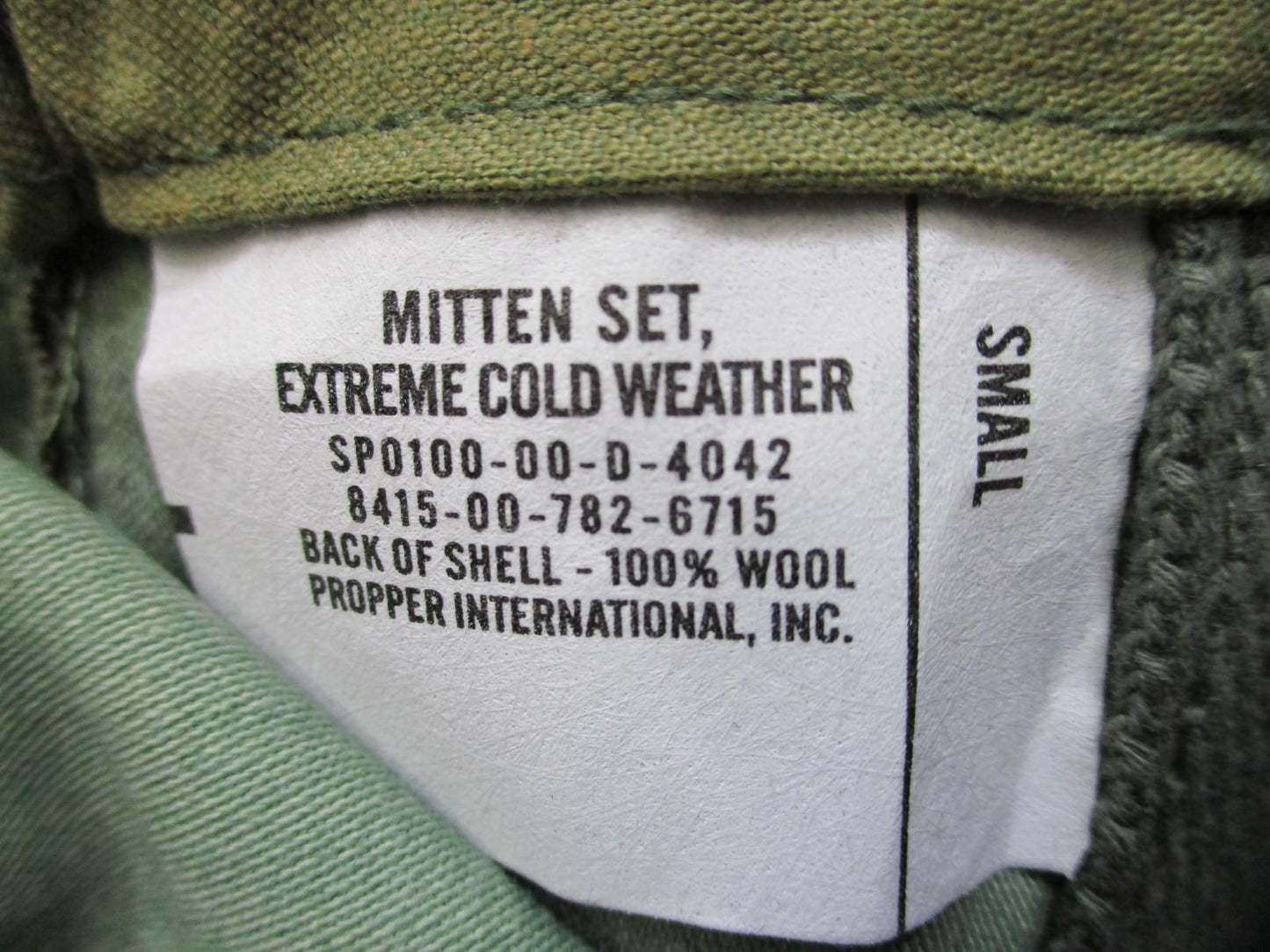 US Military Extreme Cold Weather Mitten Set ECW M81 Woodland Camo Small