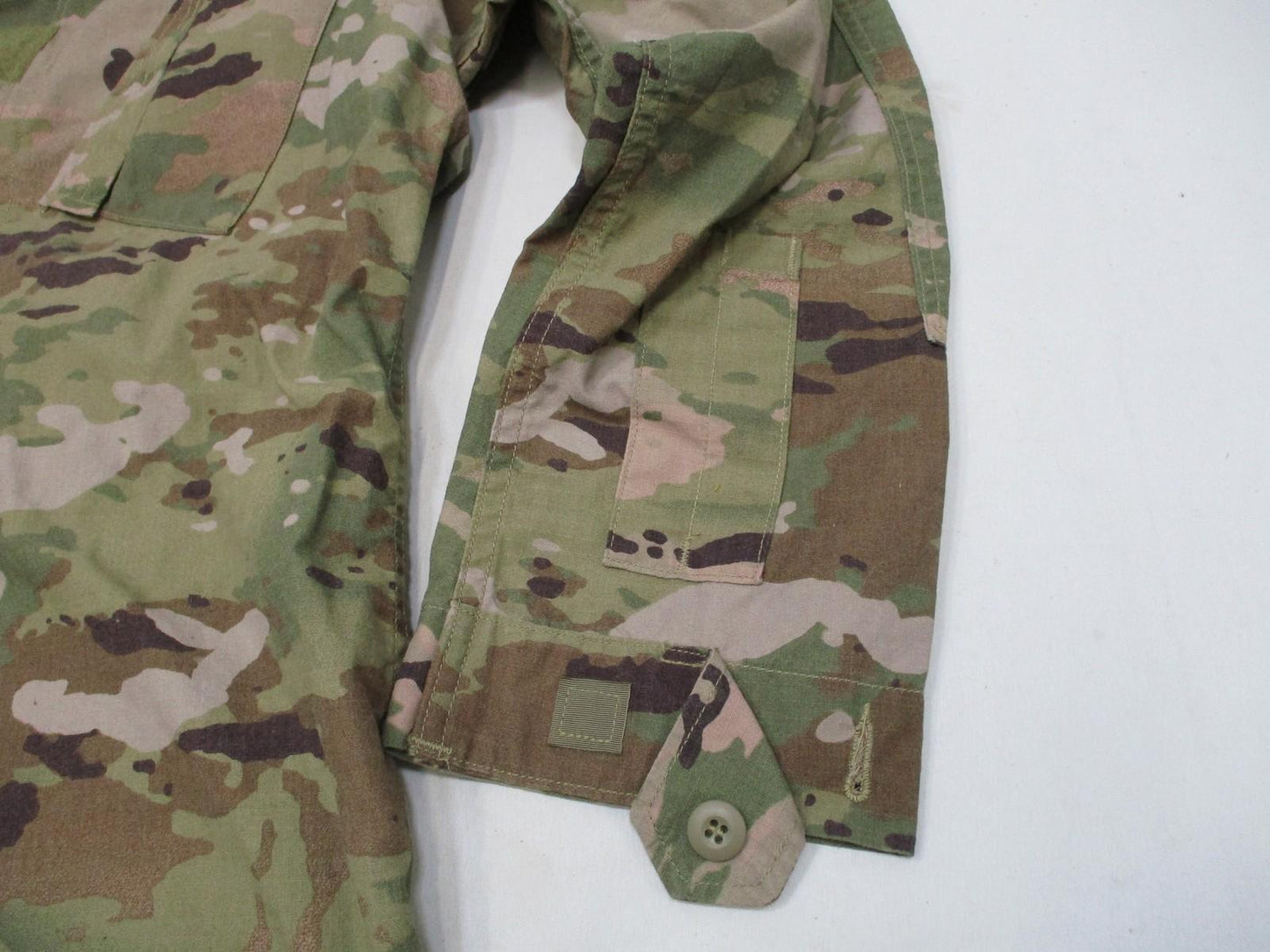 NEW U.S. Army Combat Uniform ACU Flame Resistant Jacket Small-Long MultiCam