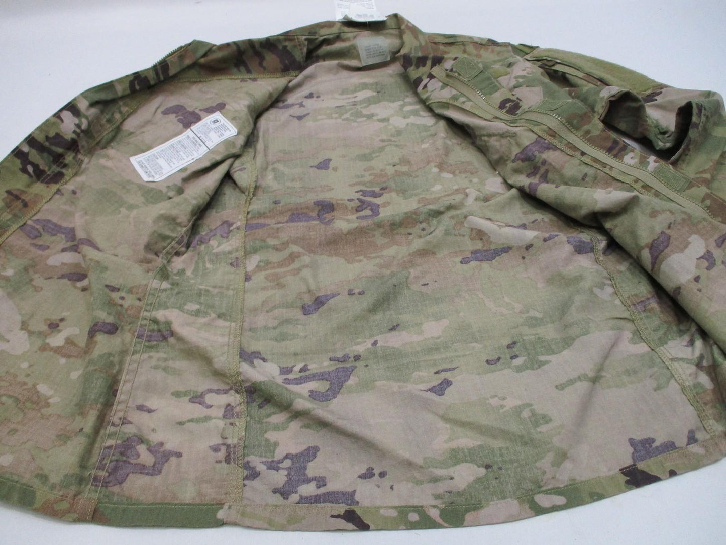 NEW U.S. Army Combat Uniform ACU Flame Resistant Jacket Small-Long MultiCam