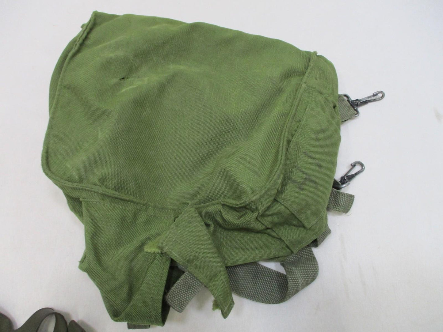Romanian M74 Gas Mask w/ Filter & Bag - Iraqi War Trophy - Collectible