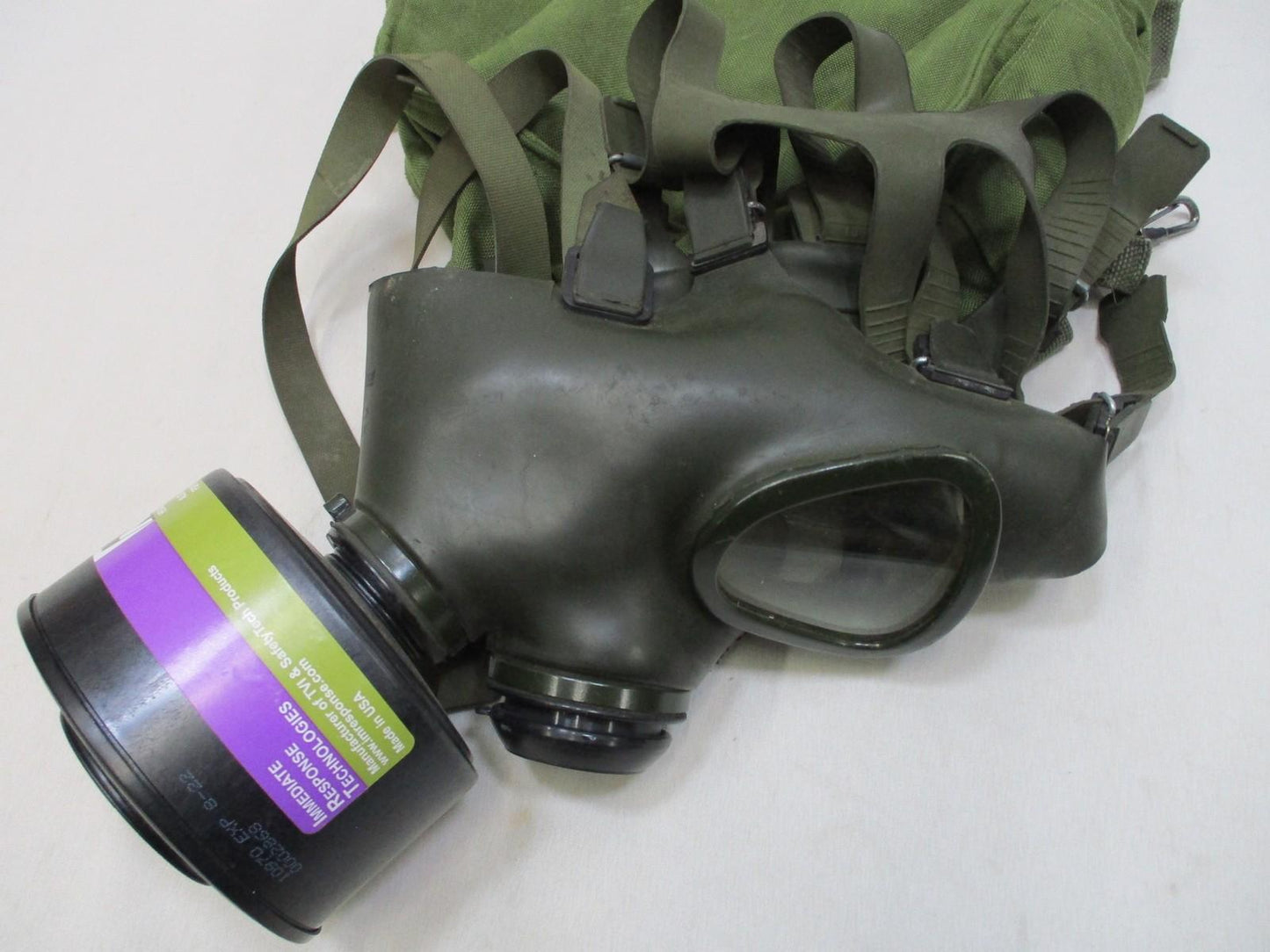 Romanian M74 Gas Mask w/ Filter & Bag - Iraqi War Trophy - Collectible