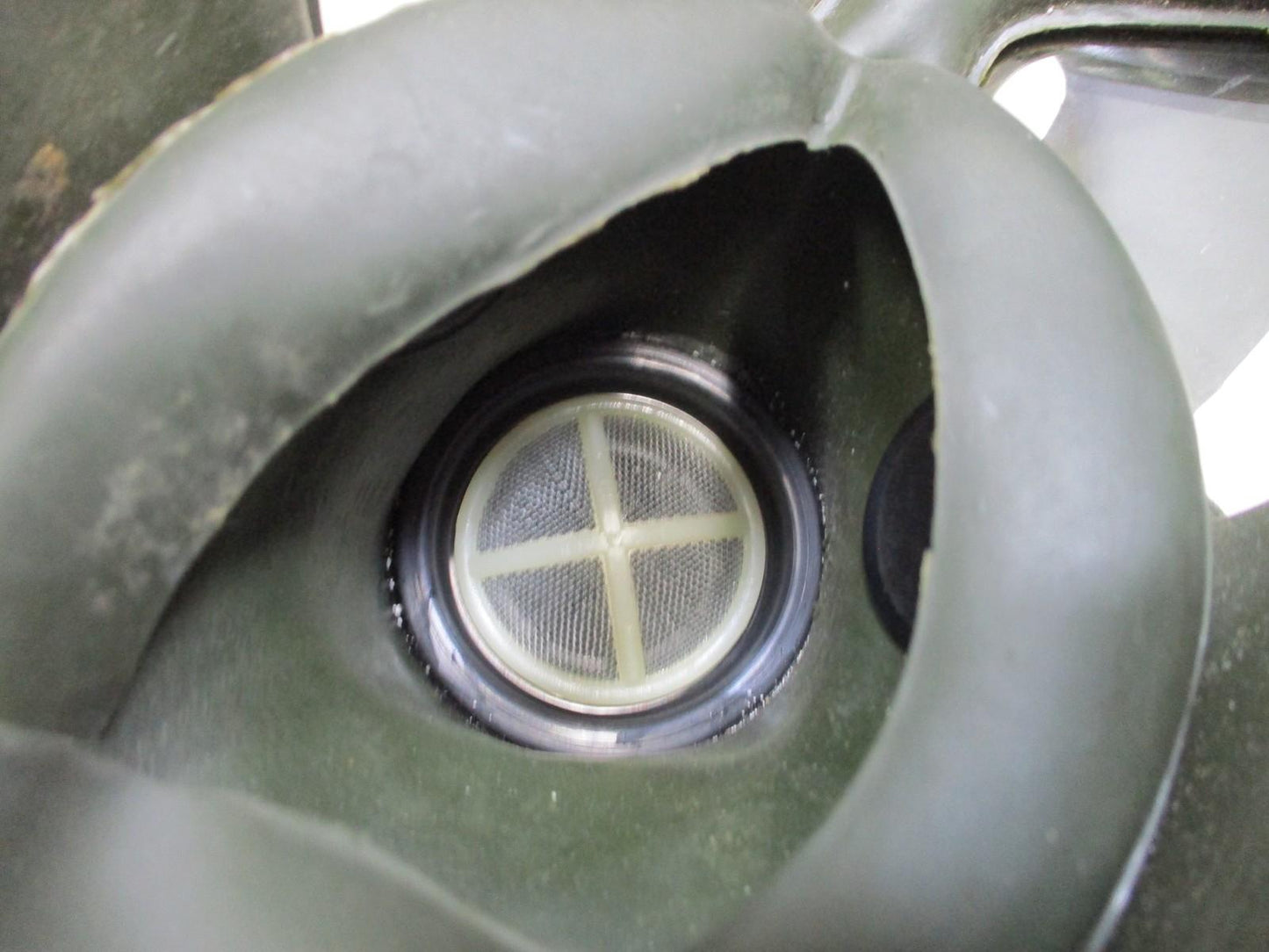 Romanian M74 Gas Mask w/ Filter & Bag - Iraqi War Trophy - Collectible
