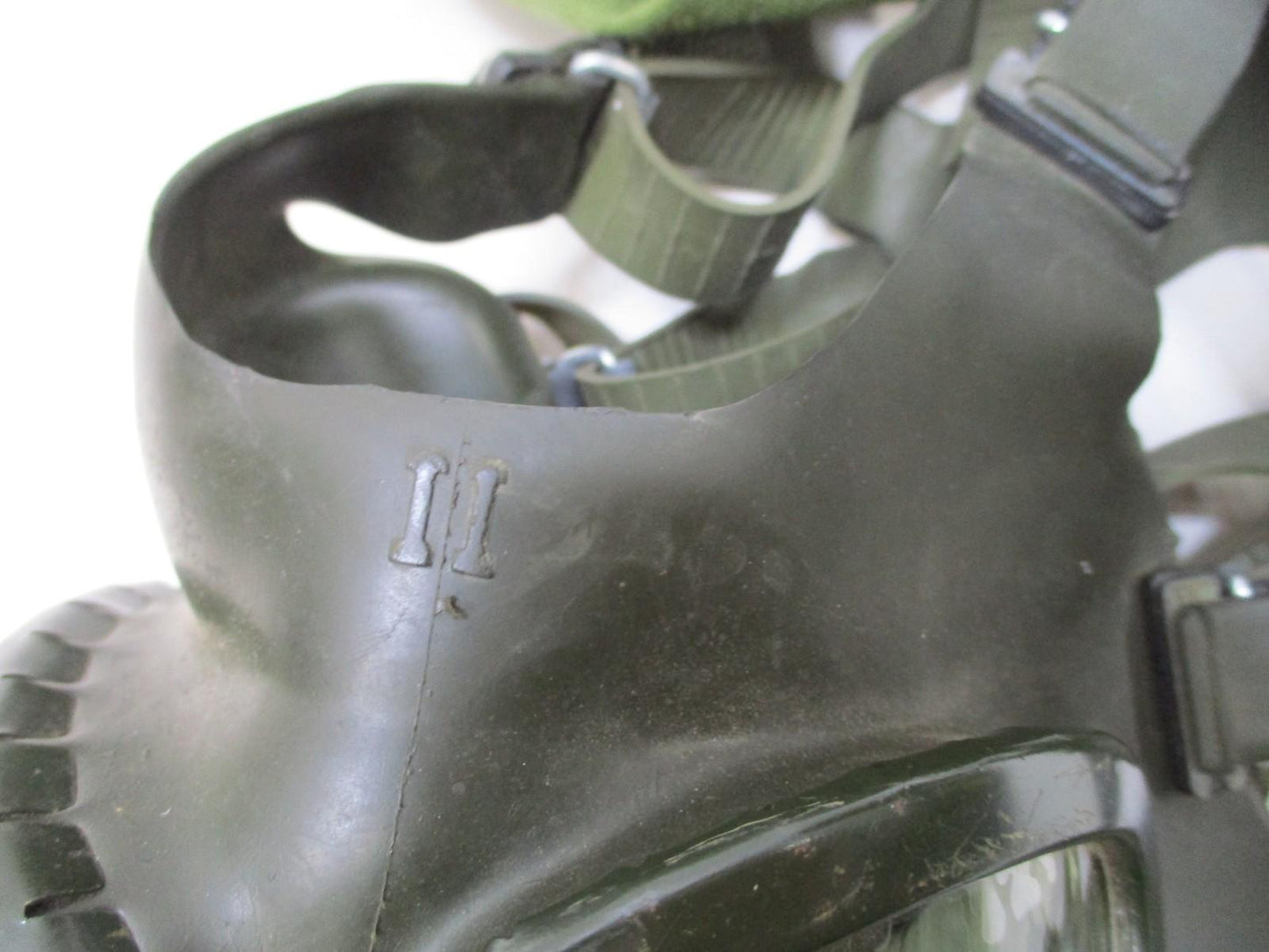 Romanian M74 Gas Mask w/ Filter & Bag - Iraqi War Trophy - Collectible