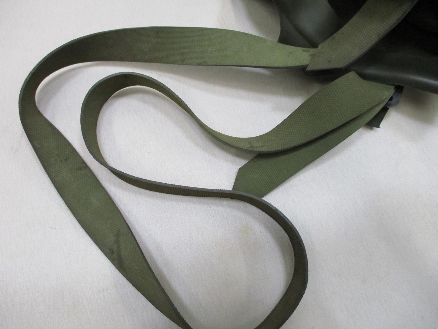 Romanian M74 Gas Mask w/ Filter & Bag - Iraqi War Trophy - Collectible