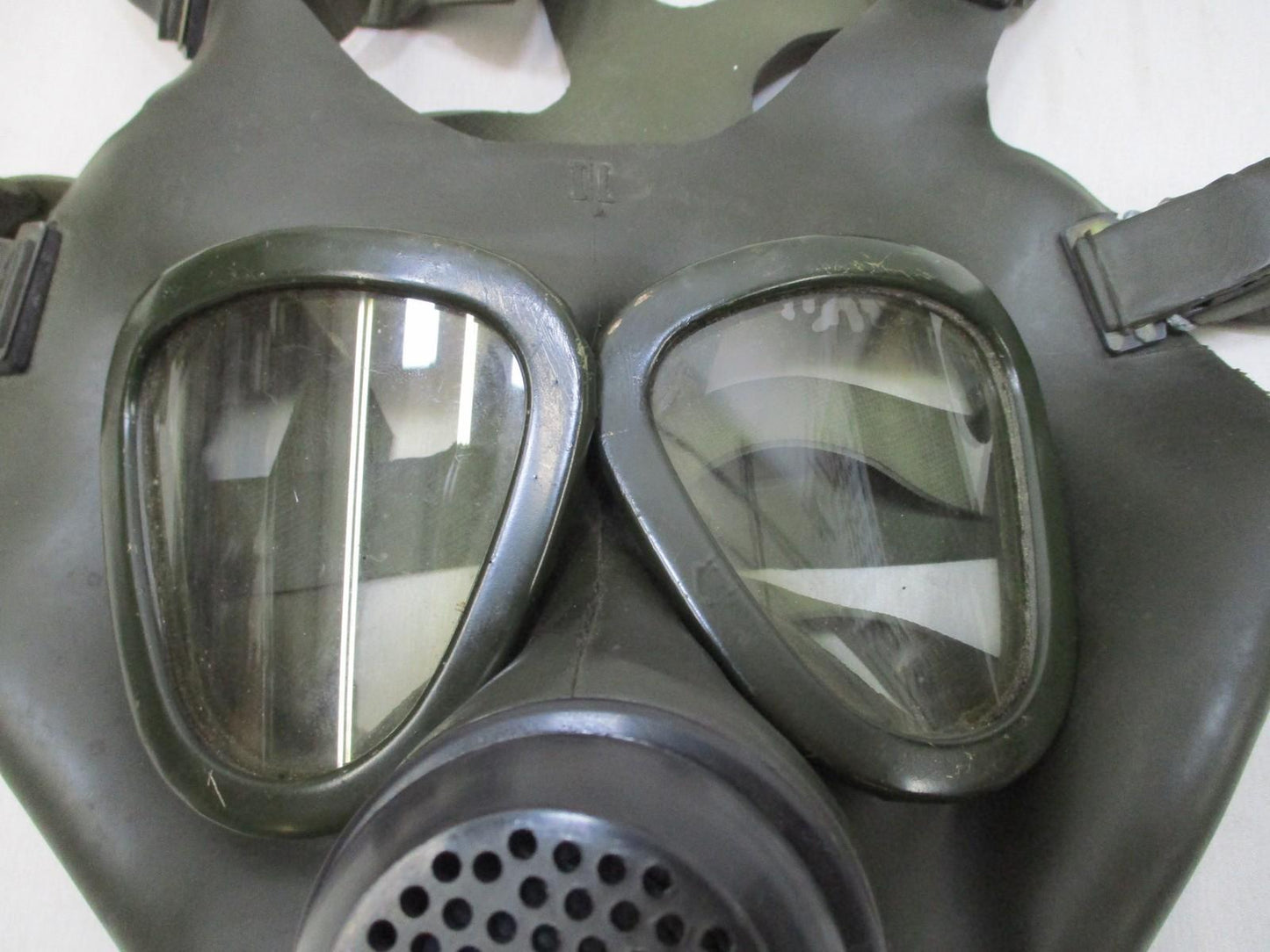 Romanian M74 Gas Mask w/ Filter & Bag - Iraqi War Trophy - Collectible