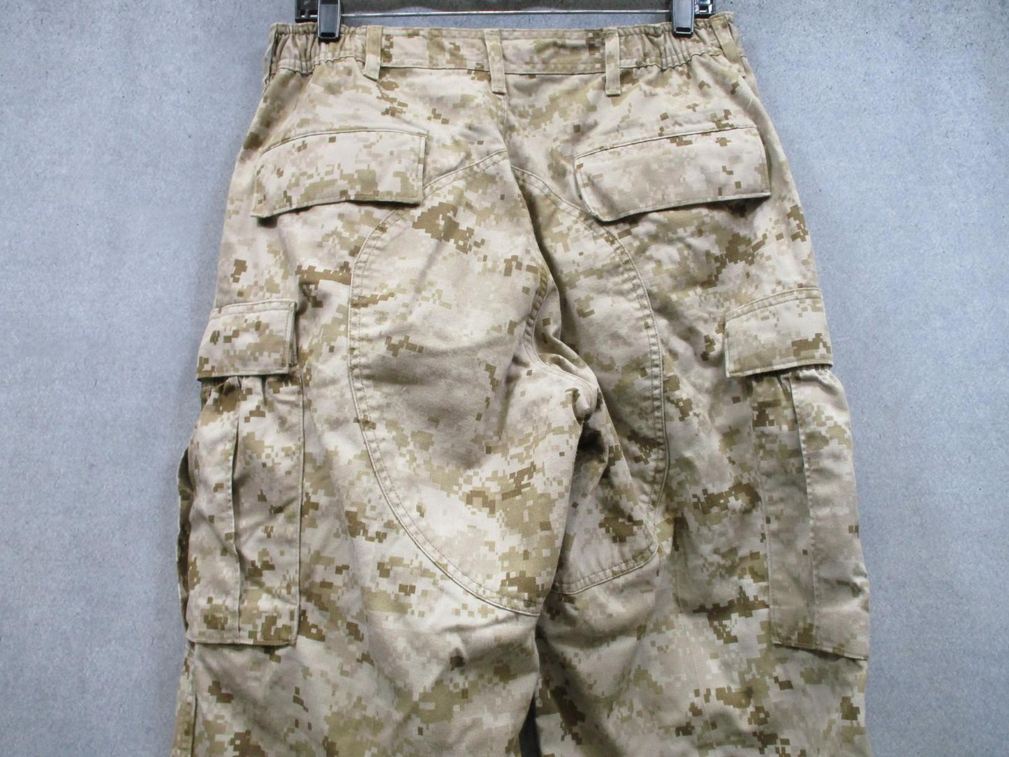 USMC Desert MARPAT Cargo Pants Medium Regular 31-35 Waist 29.5-32.5 Inseam