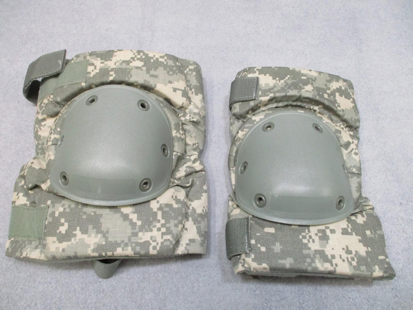 ARMY ACU Military Knee Pads Camo Adjustable Straps Made in USA (Pair) DIGITAL