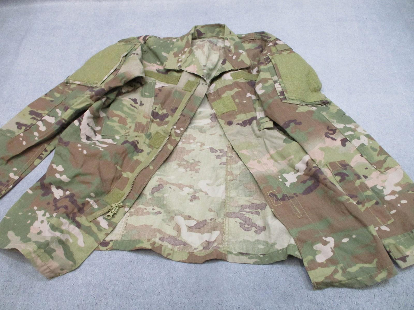 Army Combat Uniform Coat FEMALE FLAME RESISTANT MultiCam Size 33-LONG OCP