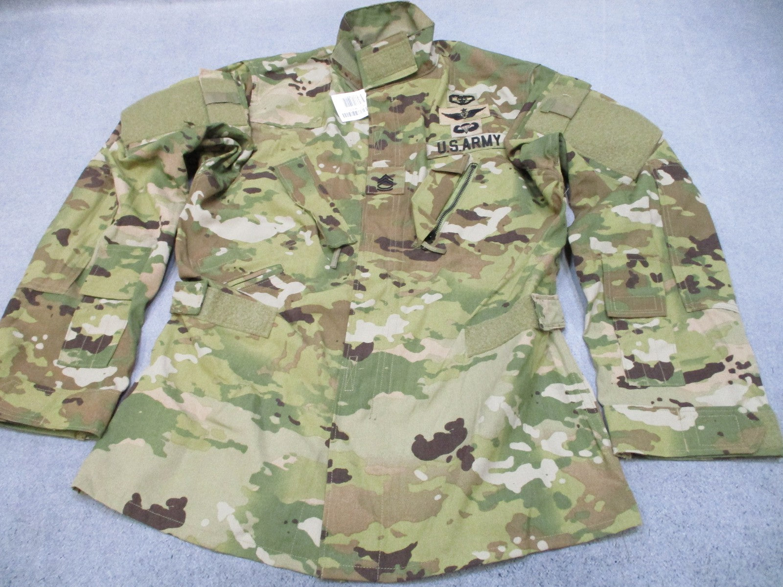 US Army Combat Aircrew Coat Medium-Regular Medical, Aviation, Parachutist Badges - Centex Military Gear