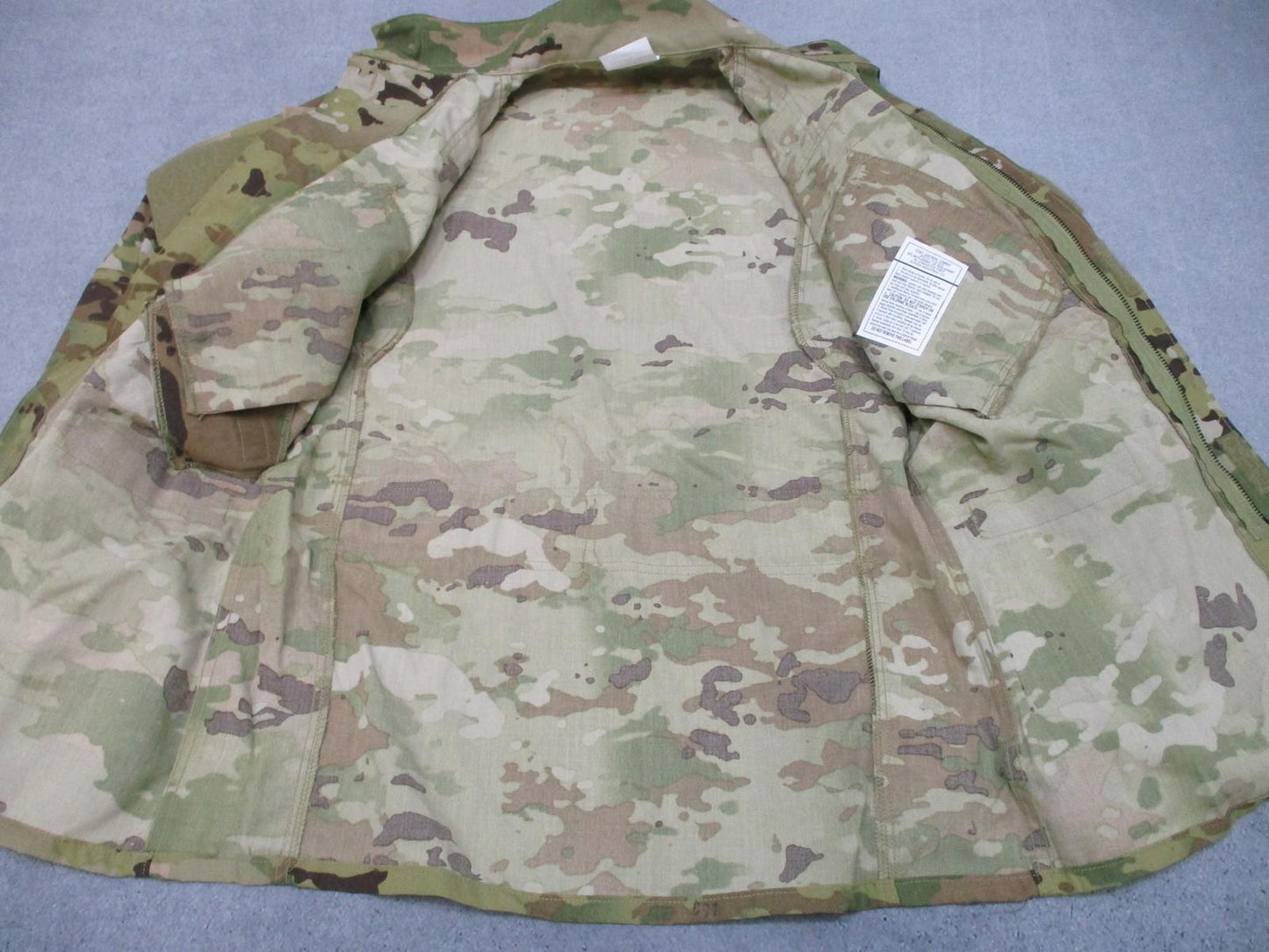 US Army Combat Aircrew Coat Medium-Regular Medical, Aviation, Parachutist Badges - Centex Military Gear