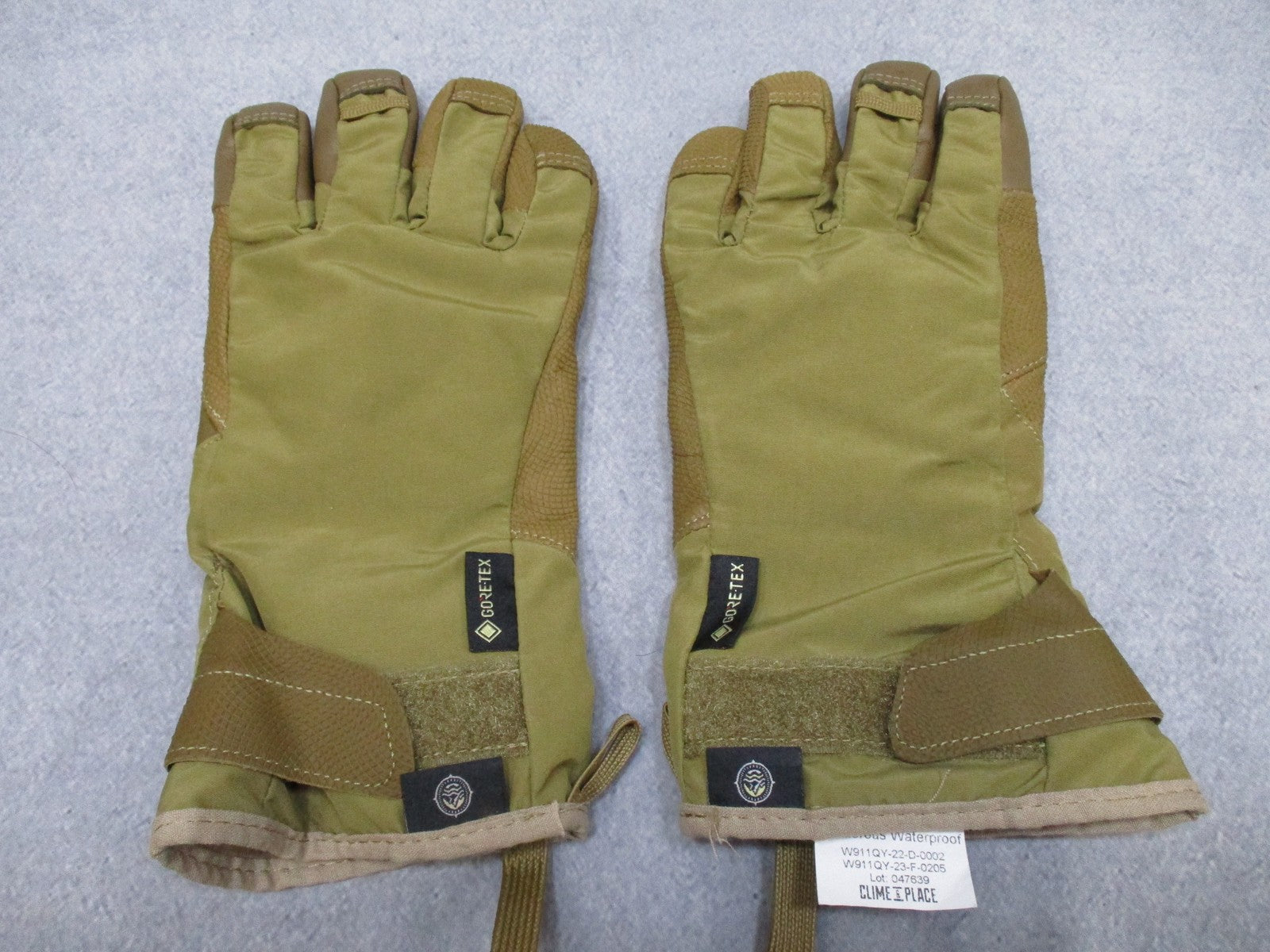 CWGS Dexterous Waterproof Gloves Gore-Tex Size Small - Excellent Pre-Owned - Centex Military Gear