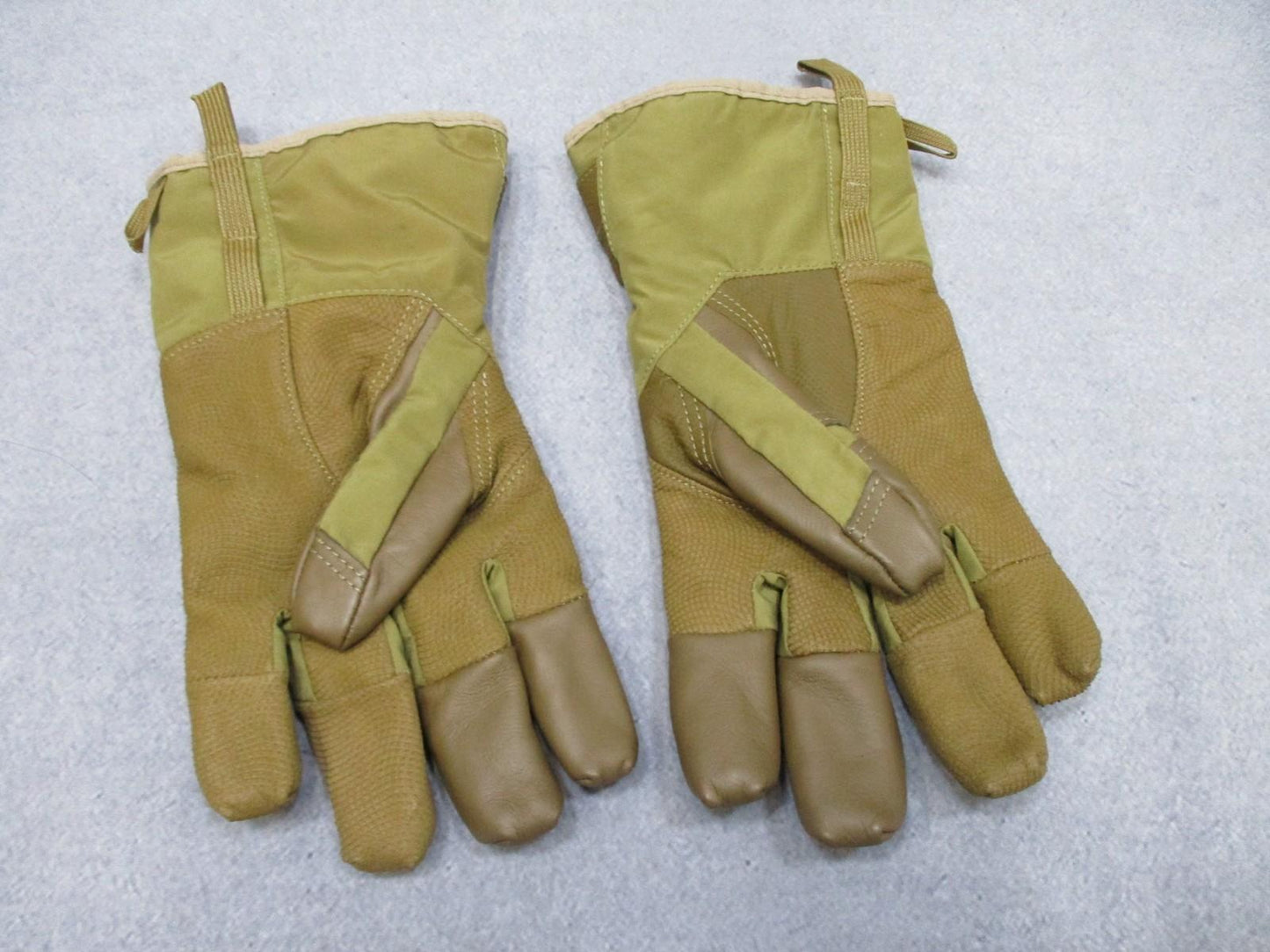 CWGS Dexterous Waterproof Gloves Gore-Tex Size Small - Excellent Pre-Owned - Centex Military Gear