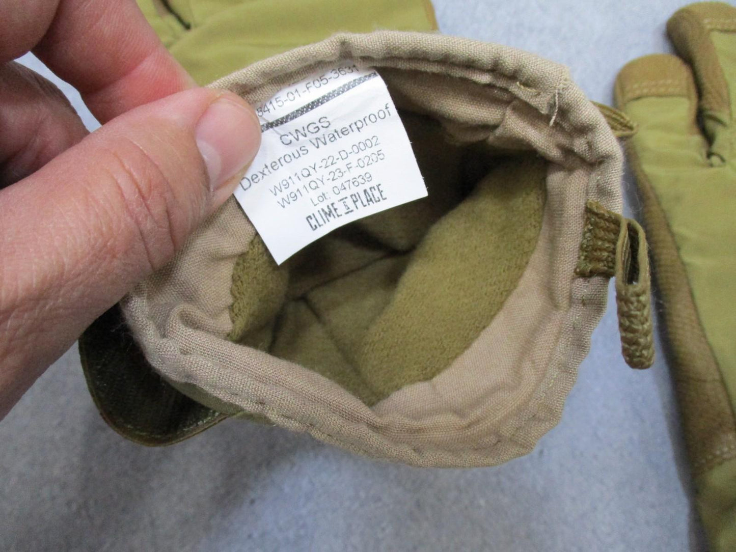 CWGS Dexterous Waterproof Gloves Gore-Tex Size Small - Excellent Pre-Owned - Centex Military Gear