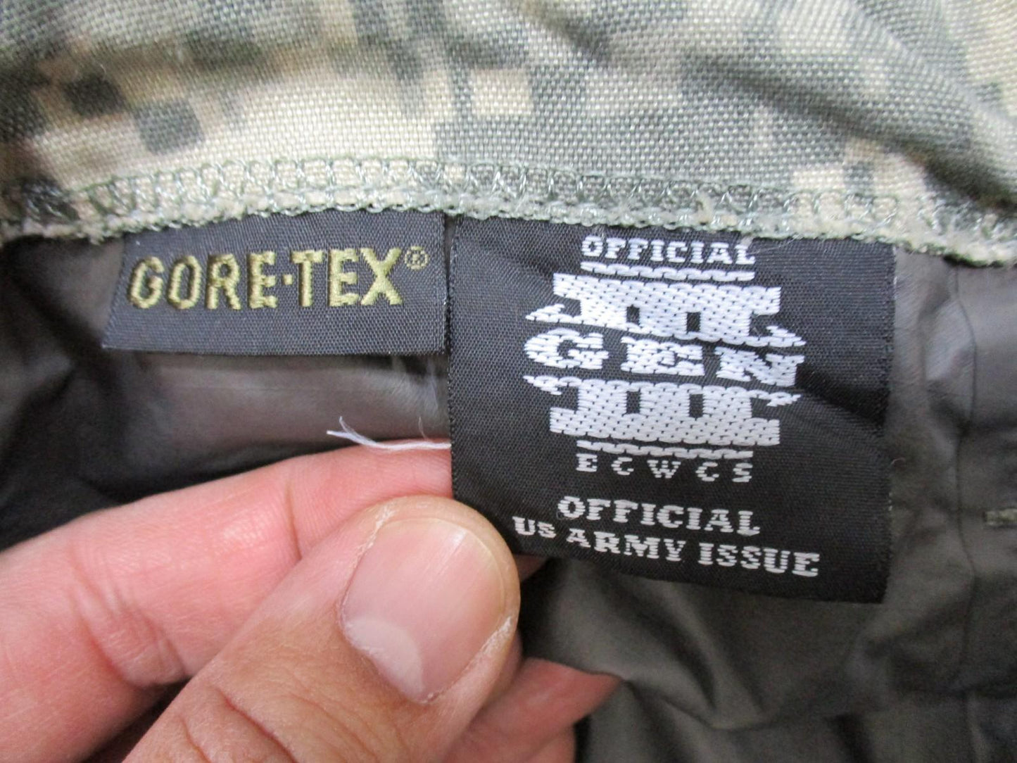US Army ECWCS Gen III Gore-Tex Pants ACU Digital Camo Waterproof Insulated 38x30