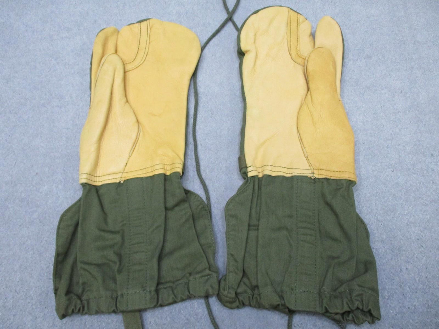 US Military Cold Weather Trigger Finger Mitten Shells Gloves Medium NO INSERTS