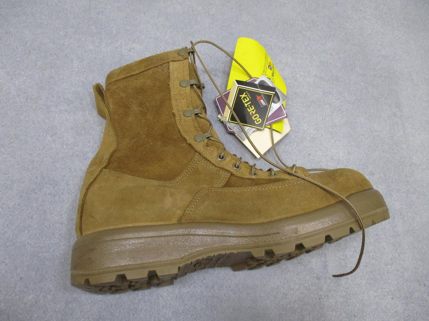 Men's Belleville C755A cold weather boots with Gore-Tex waterproof lining and Vibram sole, size 11, new.