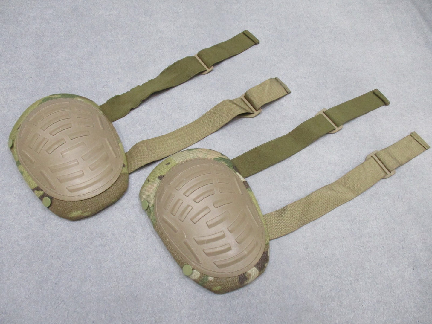 USGI Tactical Knee Pads Pair Adjustable Padded Multi-Camouflage Used Army OCP
