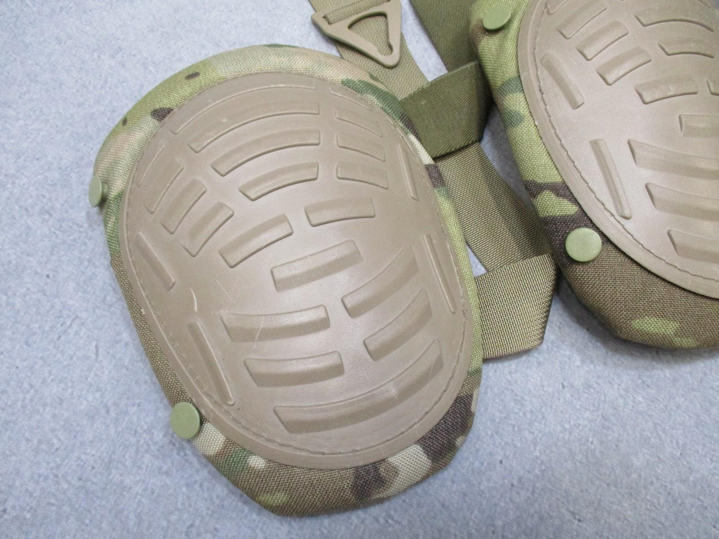 USGI Tactical Knee Pads Pair Adjustable Padded Multi-Camouflage Used Army OCP