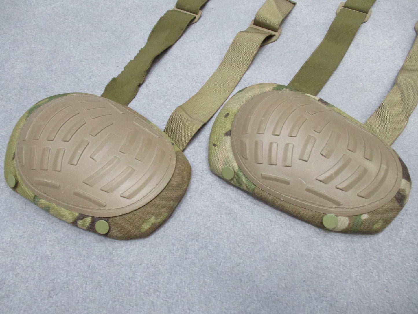 USGI Tactical Knee Pads Pair Adjustable Padded Multi-Camouflage Used Army OCP