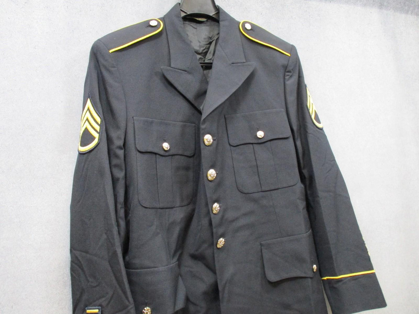US Army Service Uniform Dress Jacket Blues SSG Rank Service Stripes Gold Buttons