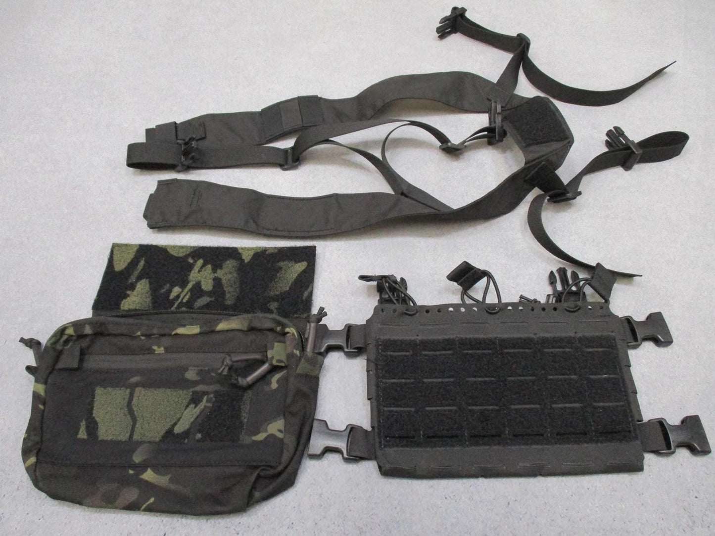 Modular Tactical Chest Rig / Black Placard System w/ Dangler Pouch Multicam Blk - Centex Military Gear