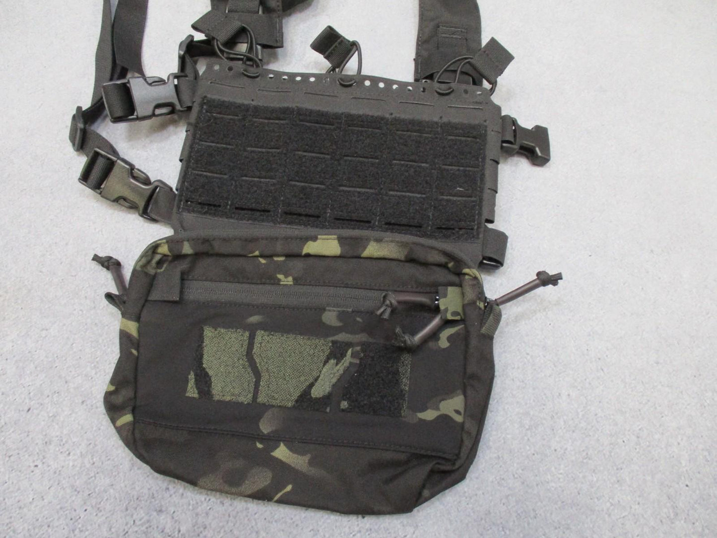 Modular Tactical Chest Rig / Black Placard System w/ Dangler Pouch Multicam Blk - Centex Military Gear