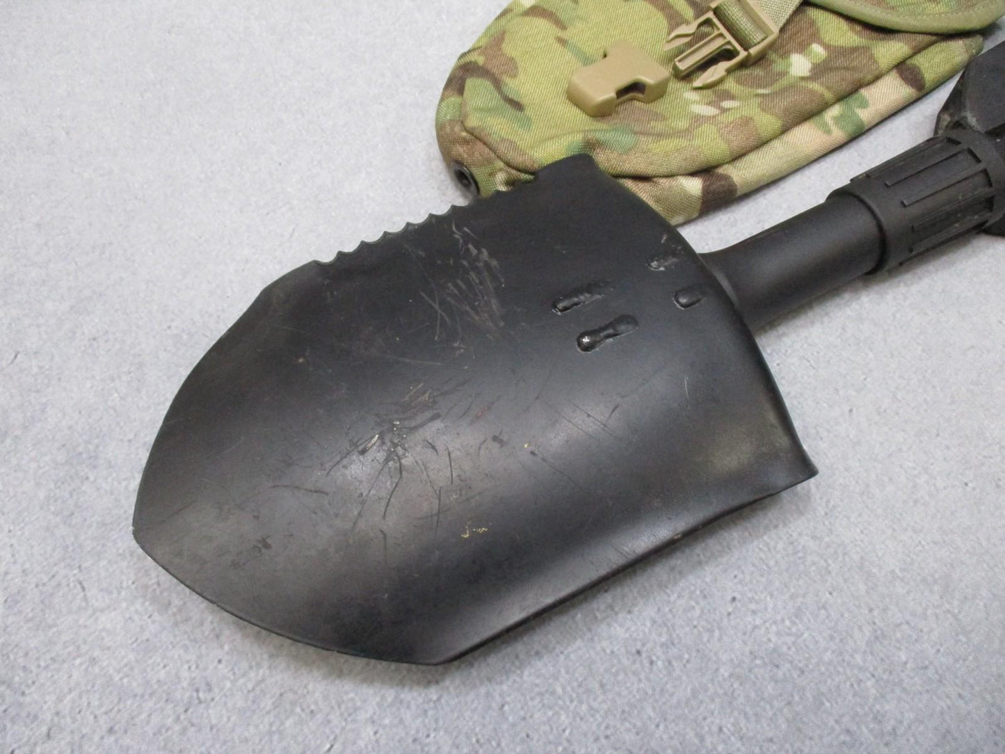 Gerber E-Tool Folding Shovel Camping Entrenching Tool w/ MOLLE Pouch Serrated - Centex Military Gear