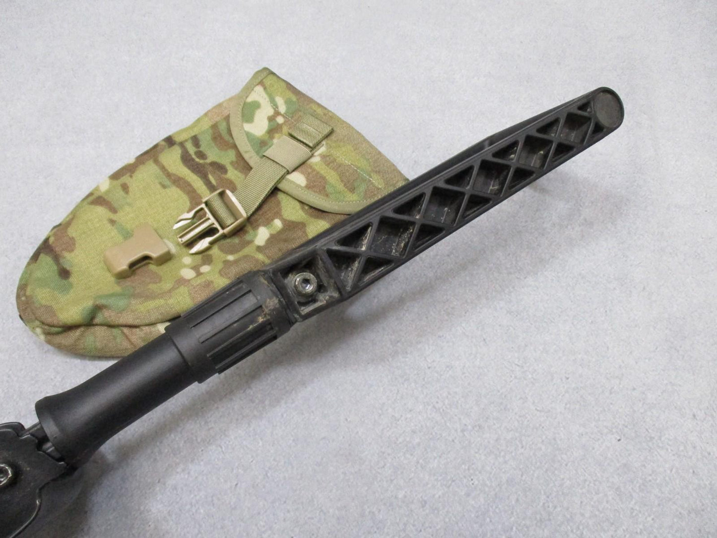 Gerber E-Tool Folding Shovel Camping Entrenching Tool w/ MOLLE Pouch Serrated - Centex Military Gear