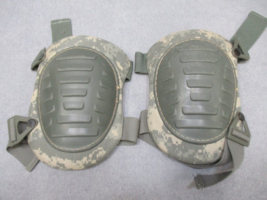 USGI Army UCP Tactical Knee Pads Camo Hard Shell Padded Adjustable Straps Pair - Centex Military Gear