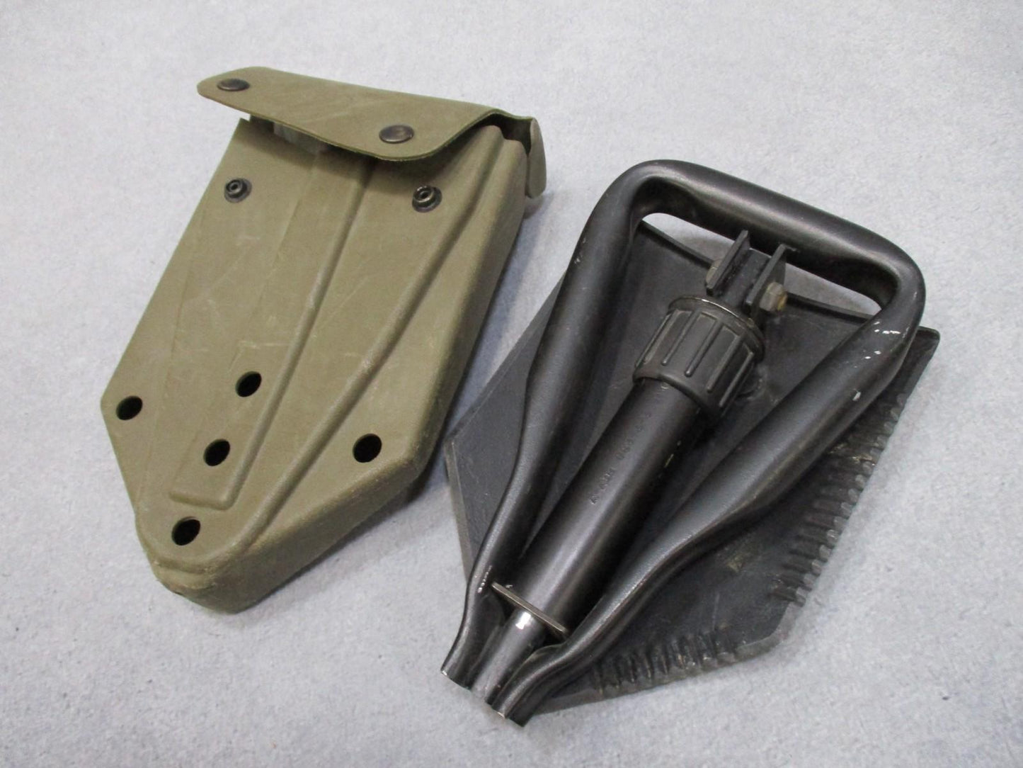 Centex Military Gear Ames folding shovel with pouch, serrated edge, suitable for camping and hiking, US military E-Tool.
