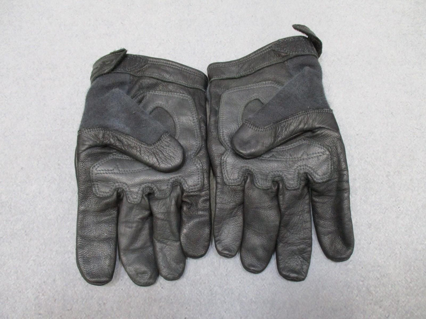Centex Military Gear Wiley X Combat CAG-1 tactical gloves in XL size with leather hard knuckle protection, used condition.