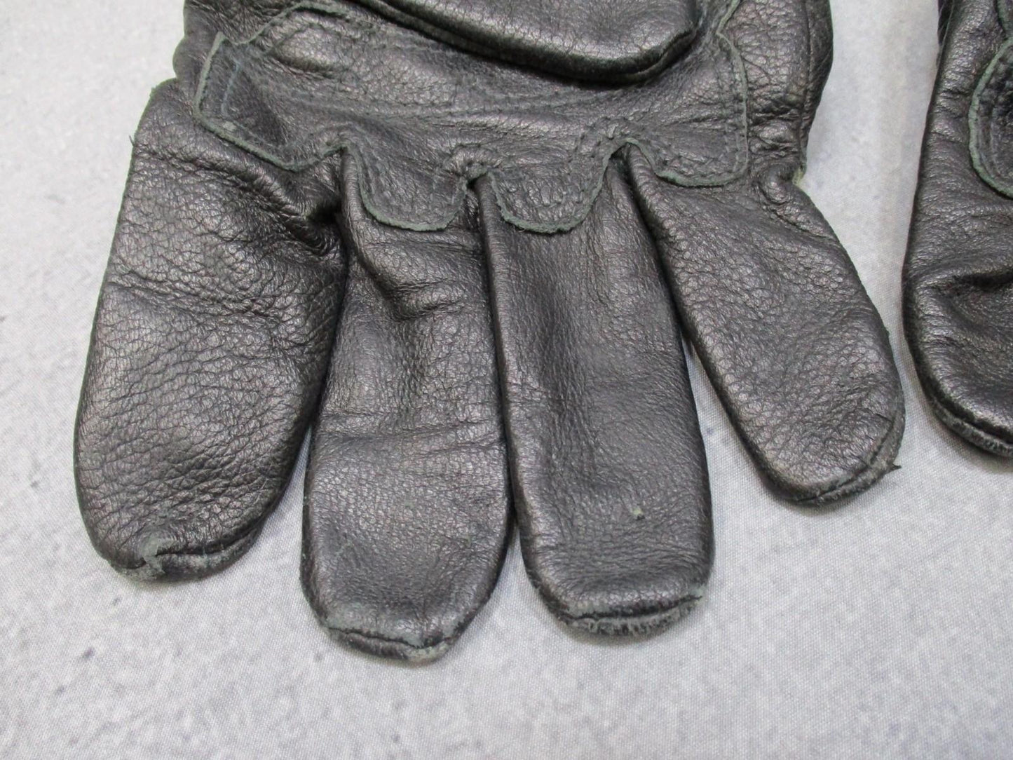 Centex Military Gear Wiley X Combat CAG-1 tactical gloves in foliage green with leather, hard padded knuckles, XL size.