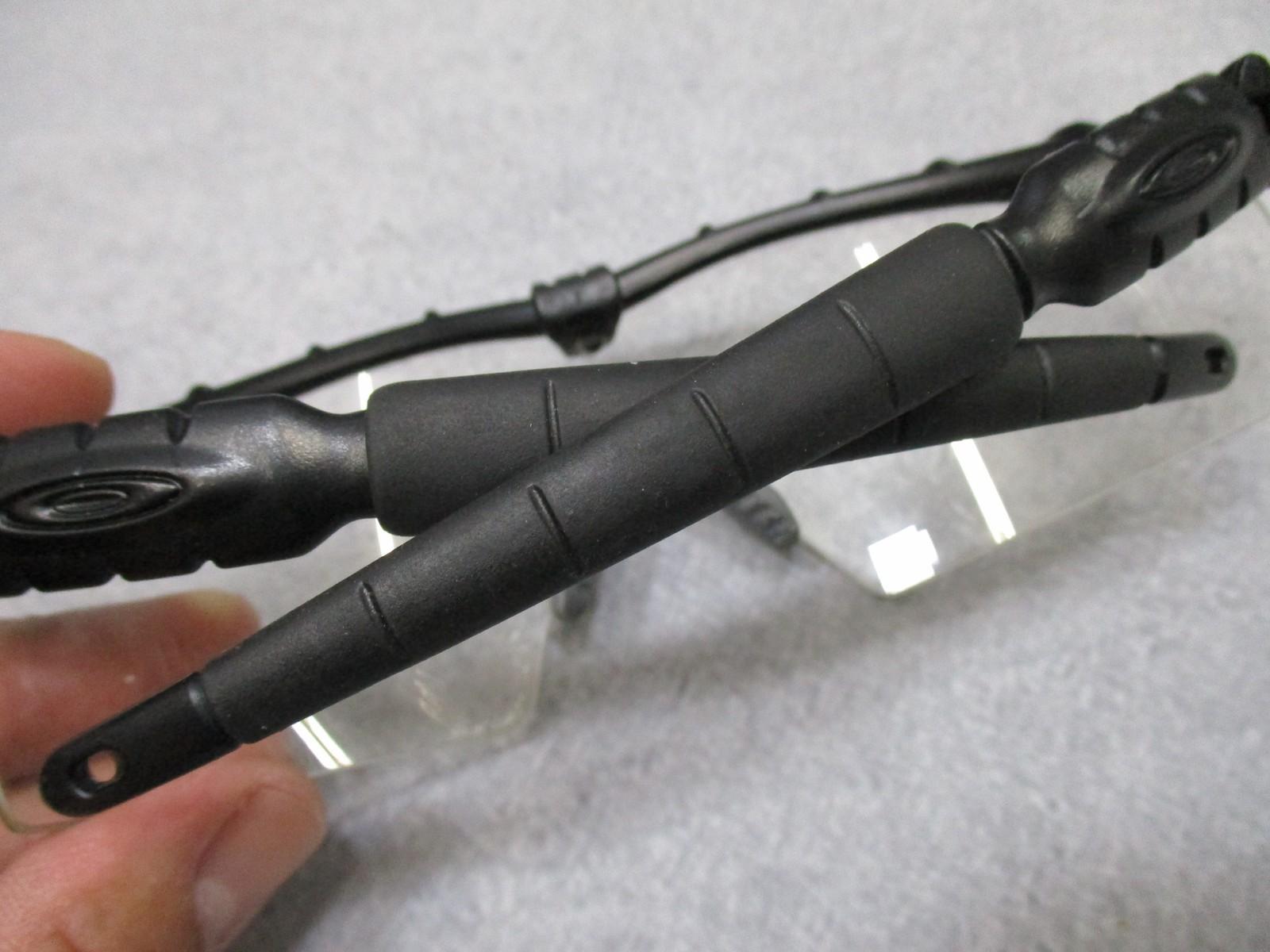 Oakley SI M Frame 2.0 ballistic safety glasses kit with multiple lenses and case, designed for military and tactical use.