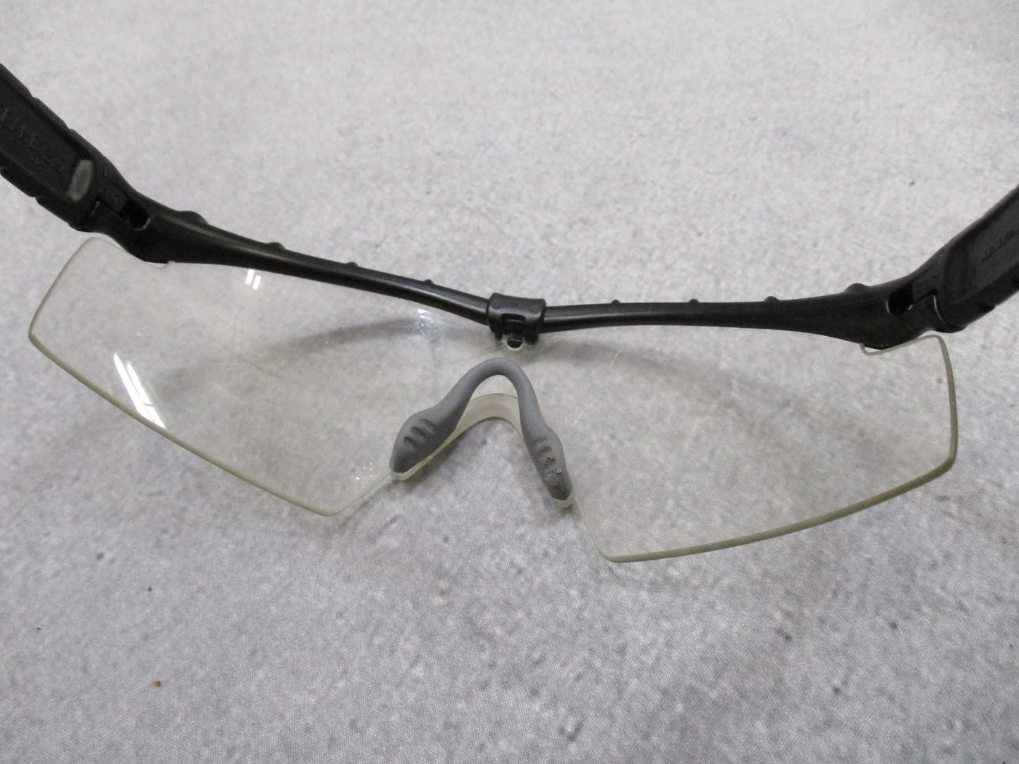 Oakley SI M Frame 2.0 ballistic safety glasses kit with multiple lenses and case, designed for military and tactical use.