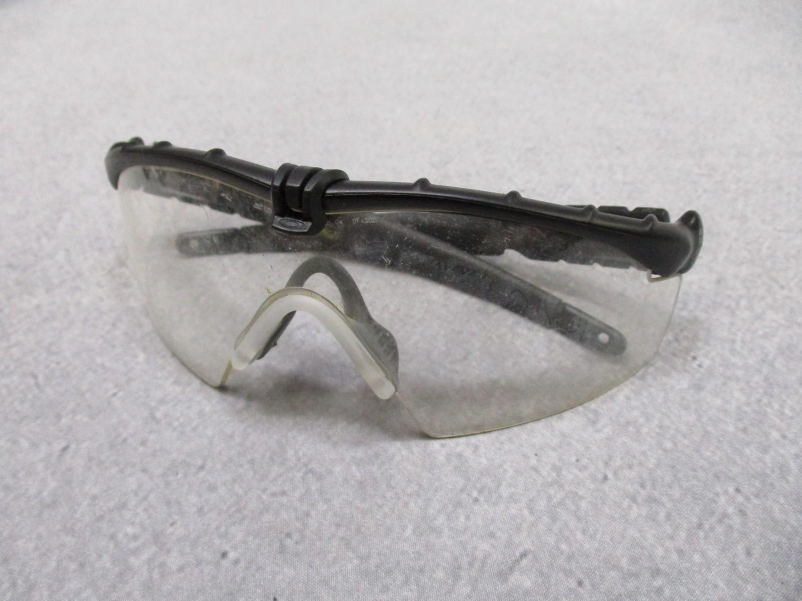 Oakley SI M Frame 2.0 ballistic safety glasses kit with multiple lenses and case, designed for durable eye protection.